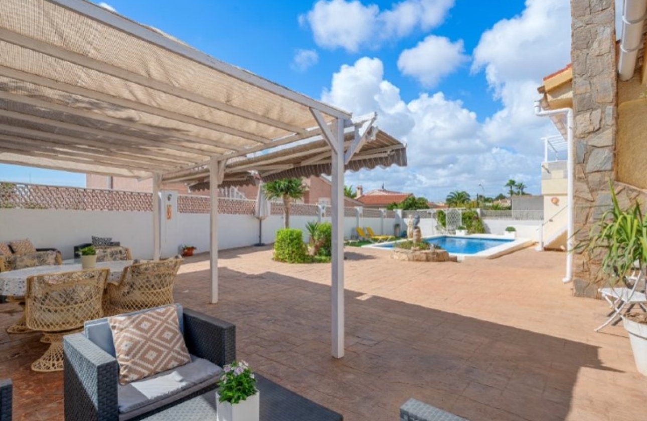 Resale - Villa -
Rojales - Ciudad Quesada