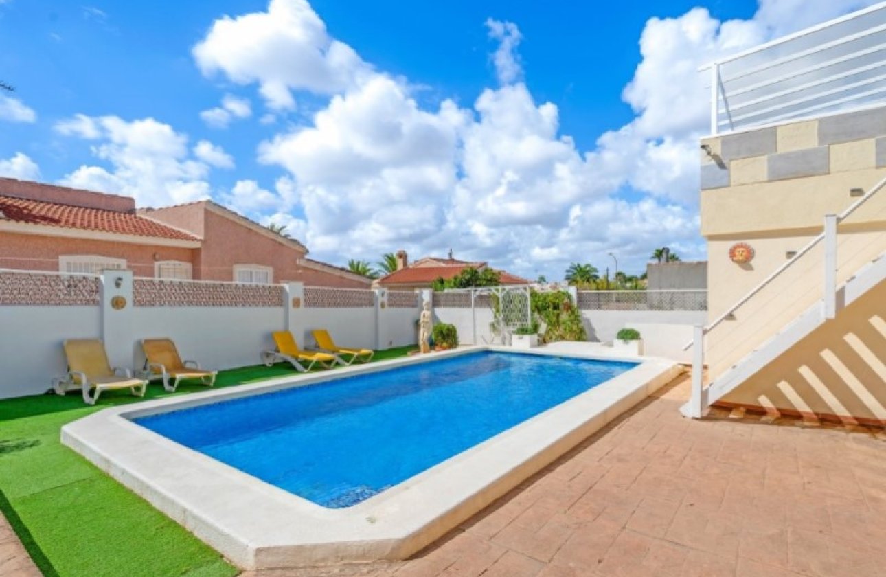Resale - Villa -
Rojales - Ciudad Quesada