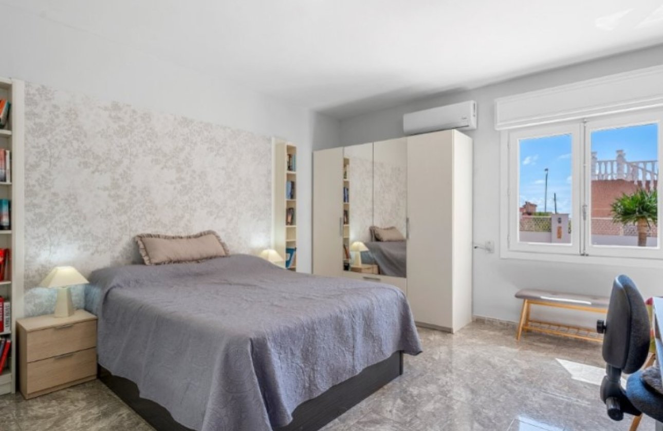 Resale - Villa -
Rojales - Ciudad Quesada