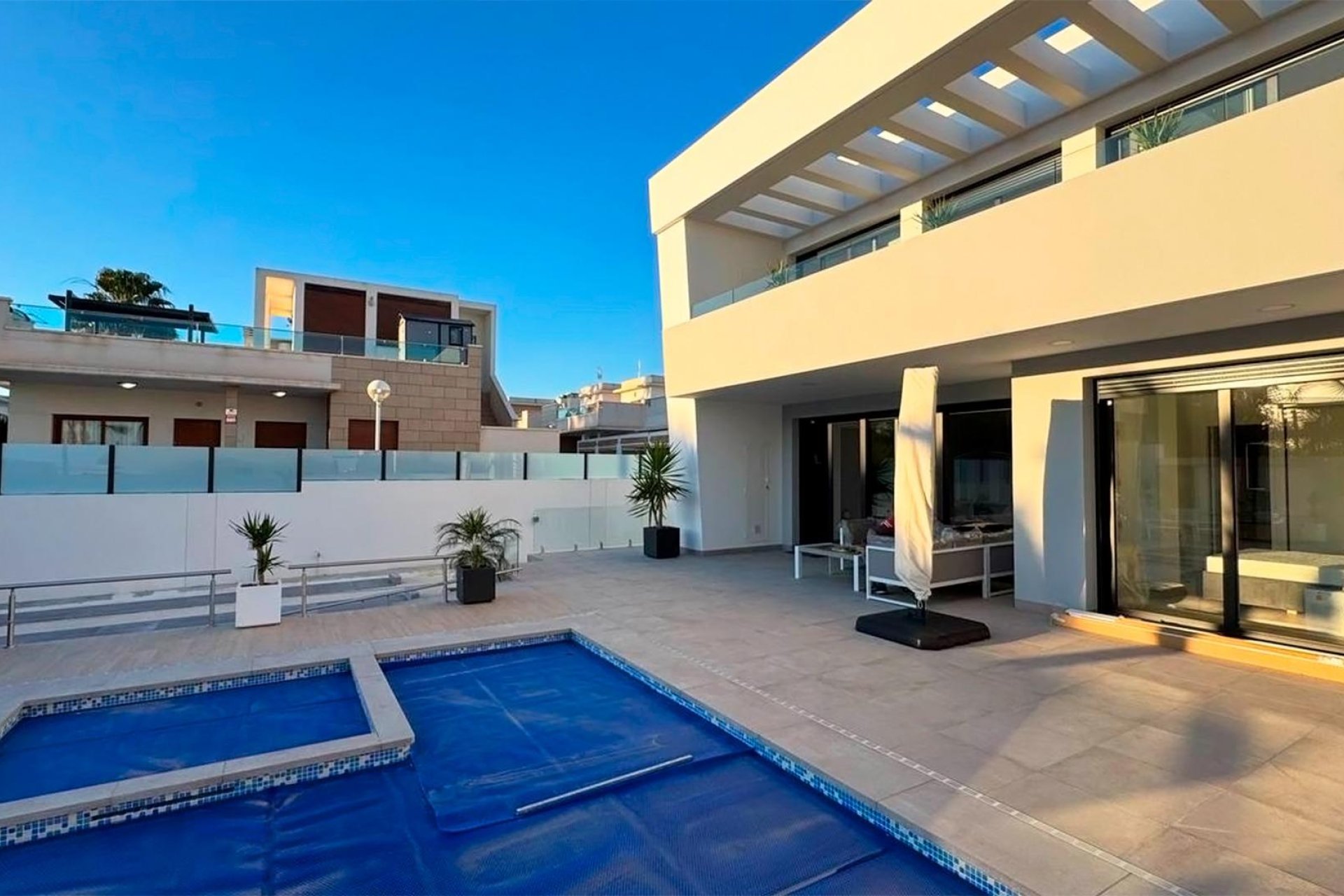 Resale - Villa -
Rojales - Ciudad Quesada