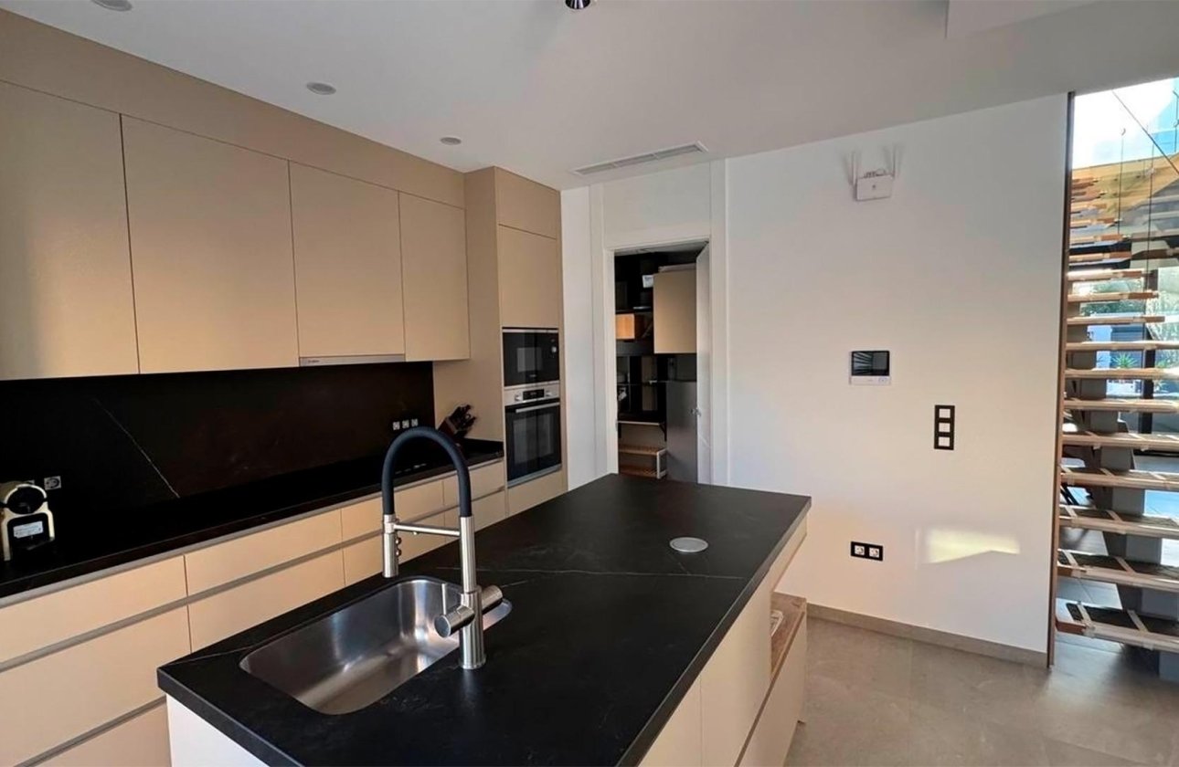 Resale - Villa -
Rojales - Ciudad Quesada