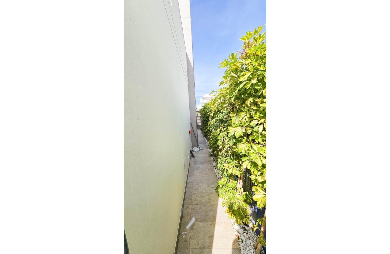 Resale - Villa -
Rojales - Cuidad Quesada