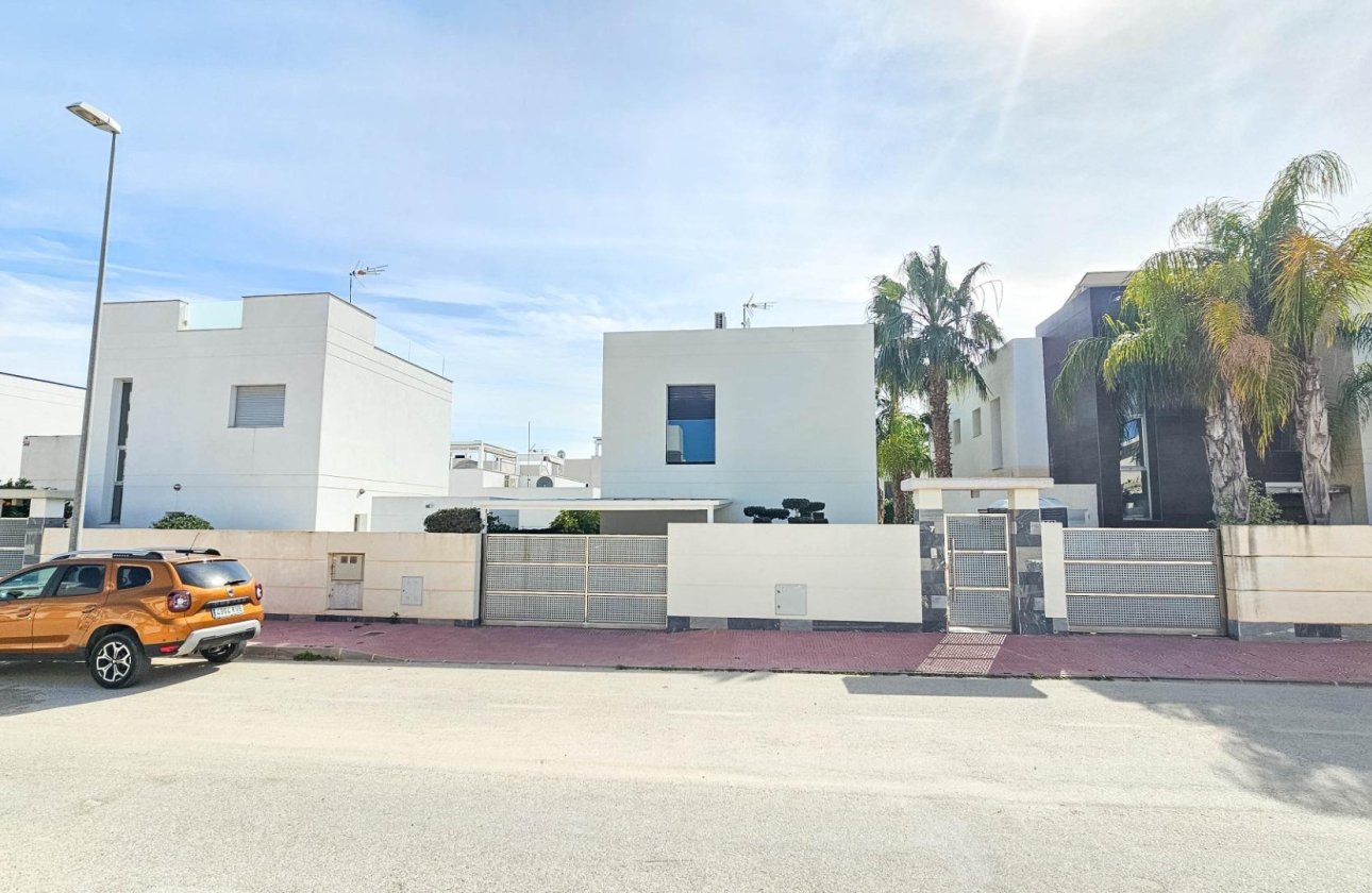 Resale - Villa -
Rojales - Cuidad Quesada