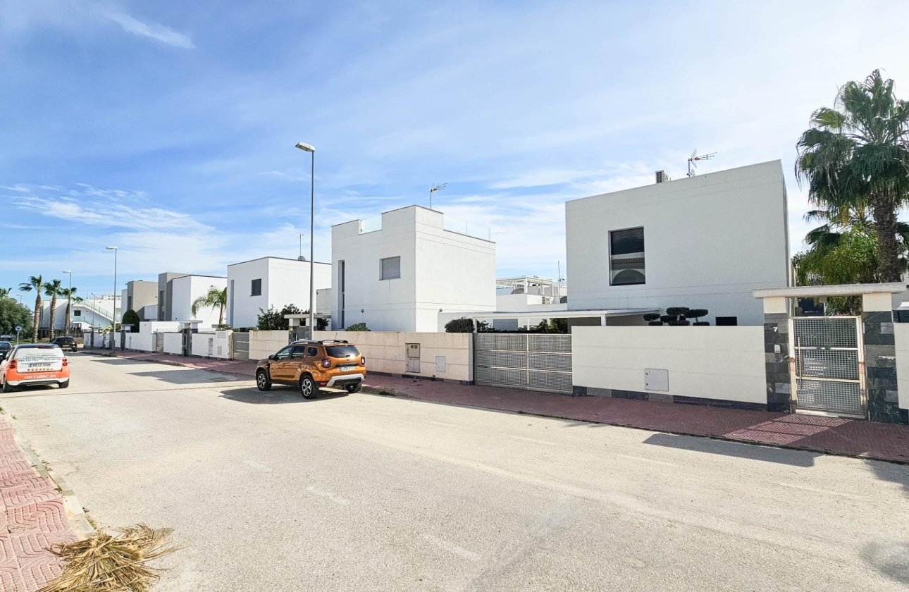 Resale - Villa -
Rojales - Cuidad Quesada