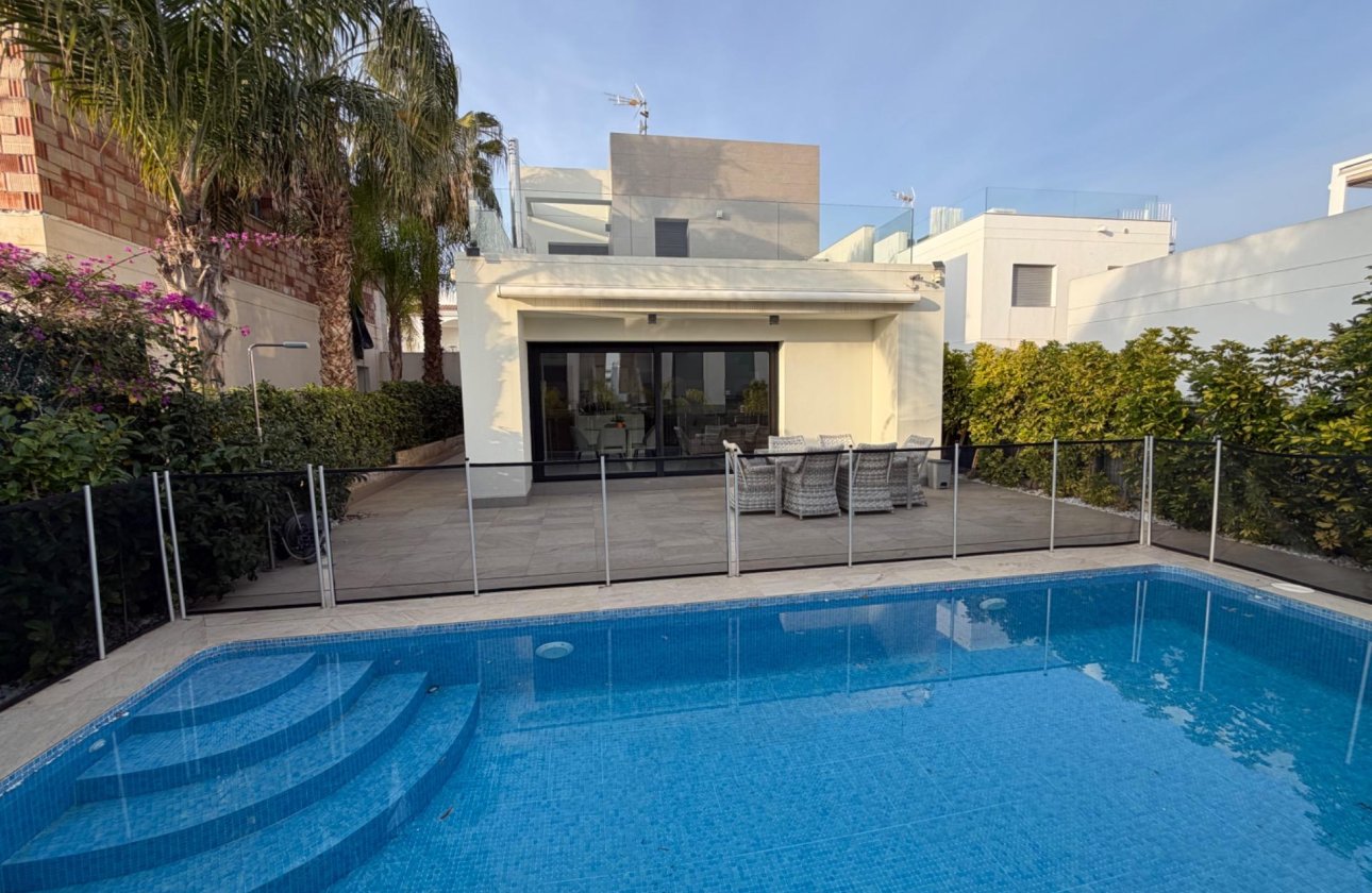 Resale - Villa -
Rojales - Cuidad Quesada