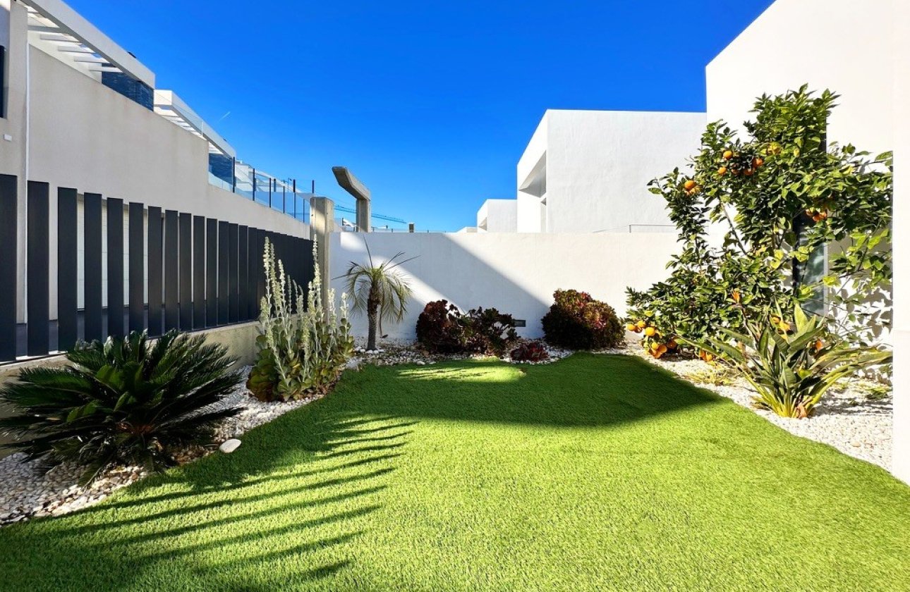 Resale - Villa -
Rojales - Inland