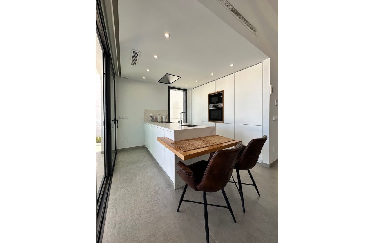 Resale - Villa -
Rojales - Inland