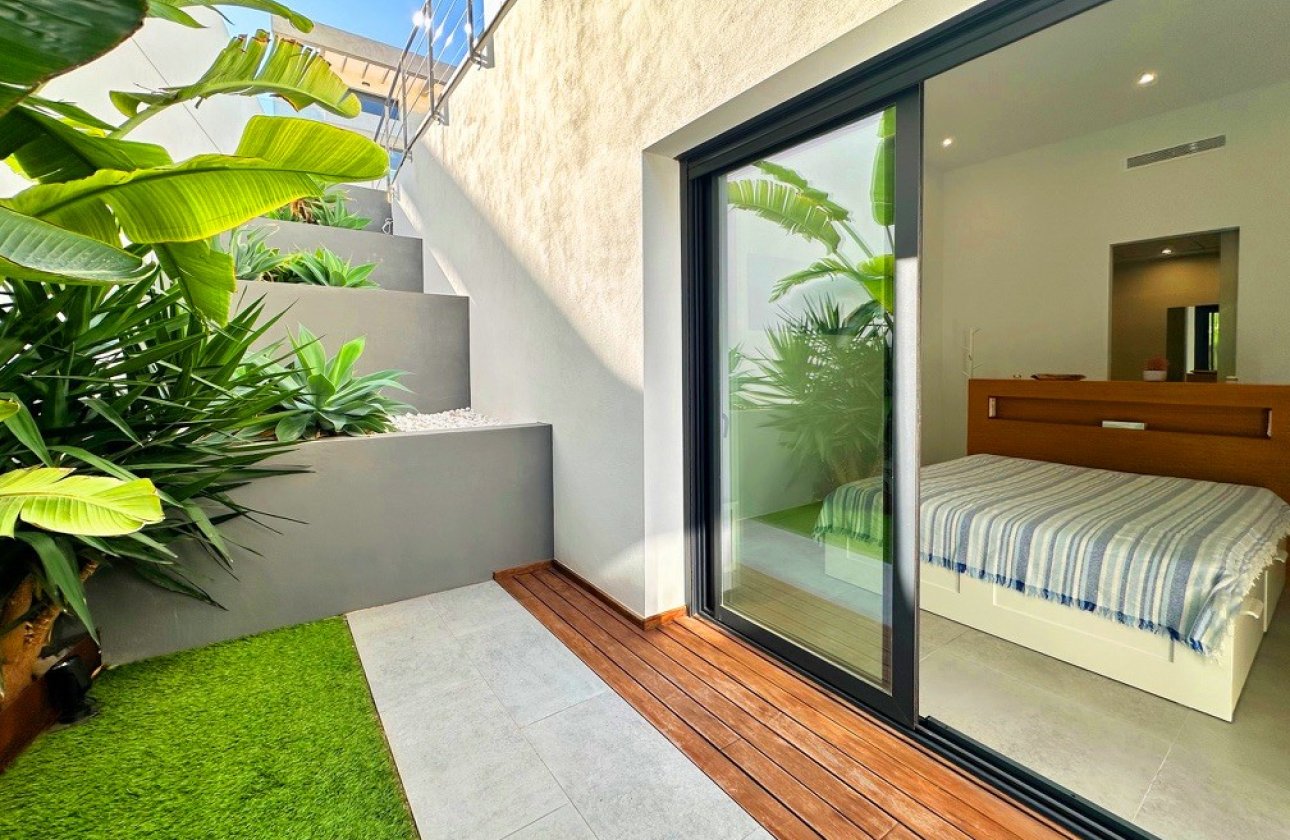 Resale - Villa -
Rojales - Inland