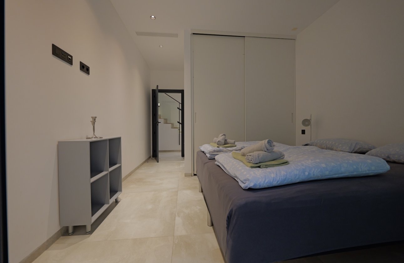 Resale - Villa -
Rojales - Inland