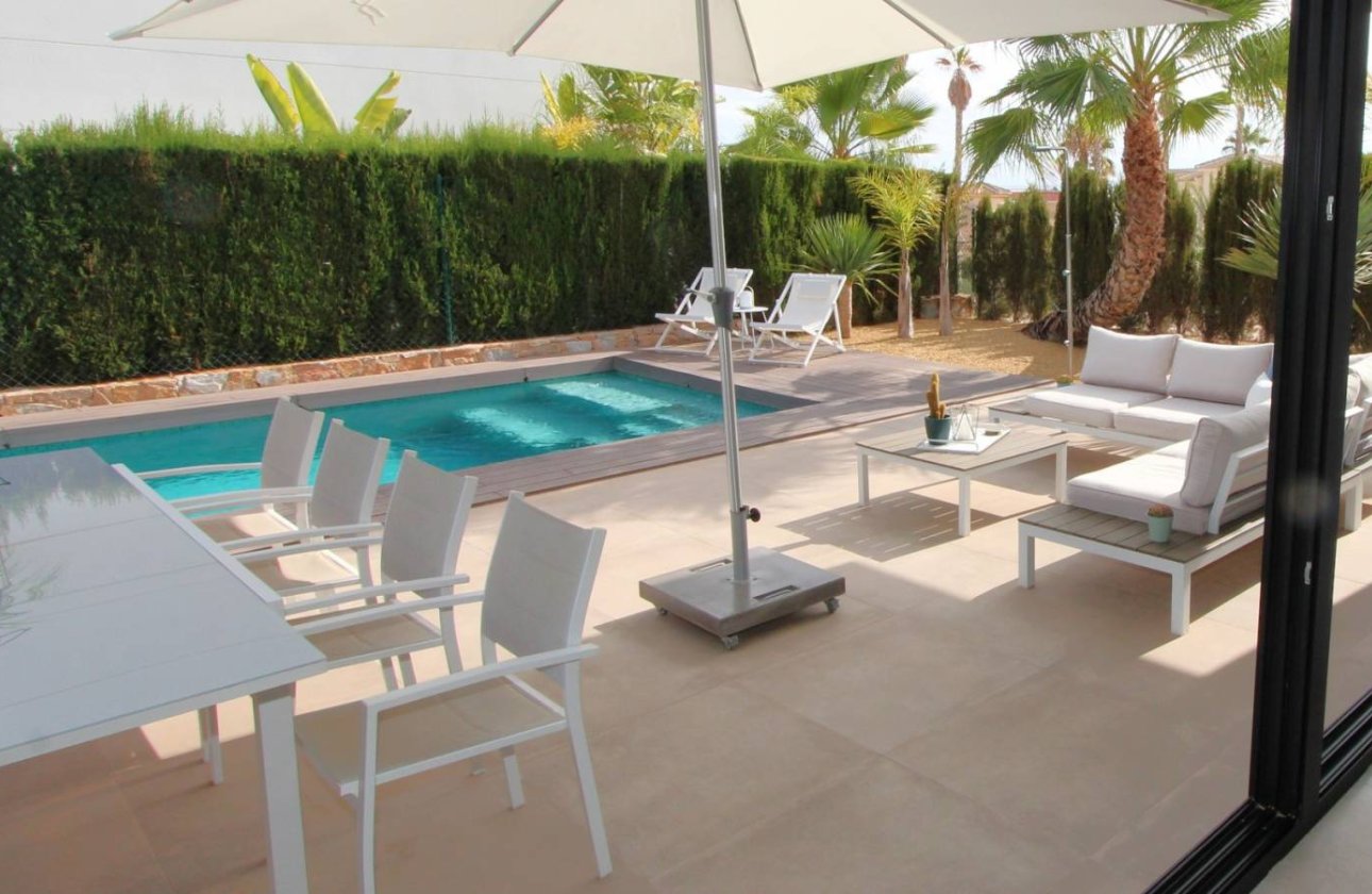 Resale - Villa -
Rojales - Inland