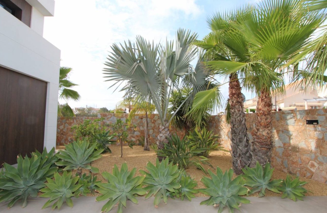 Resale - Villa -
Rojales - Inland