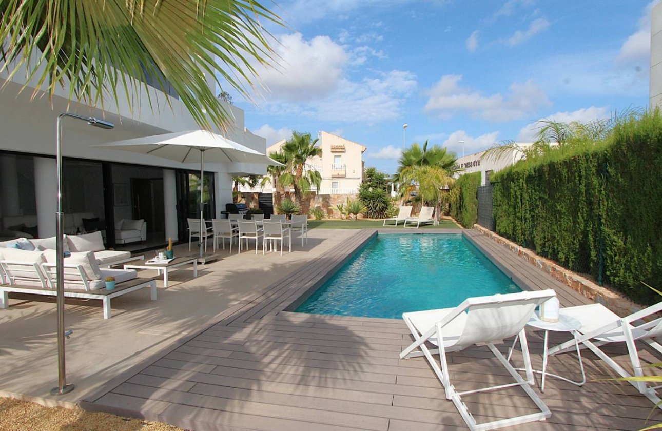 Resale - Villa -
Rojales - Inland