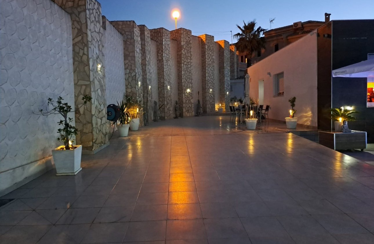 Resale - Villa -
Rojales - Inland