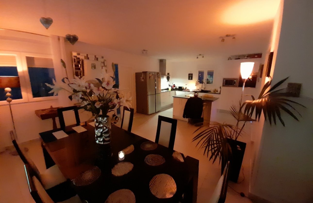 Resale - Villa -
Rojales - Inland