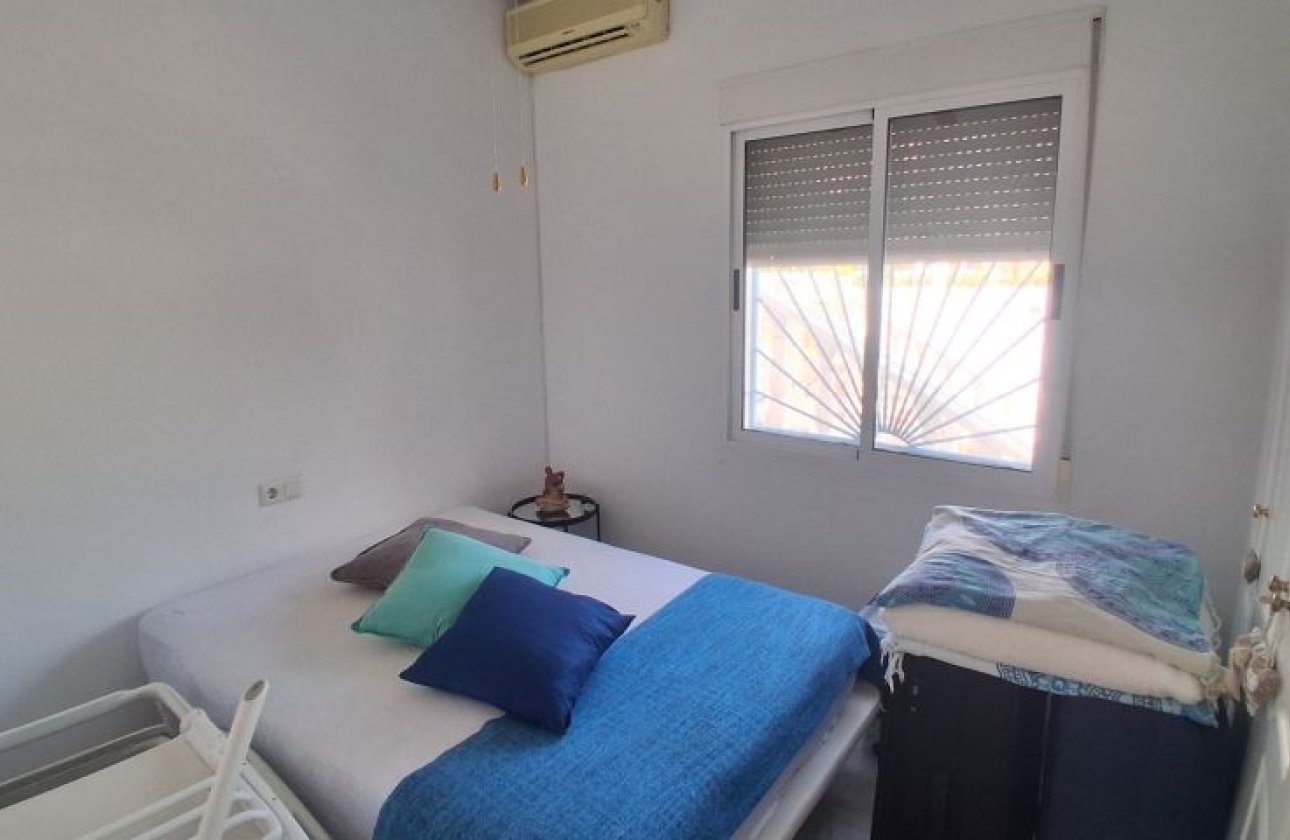 Resale - Villa -
Rojales - Inland