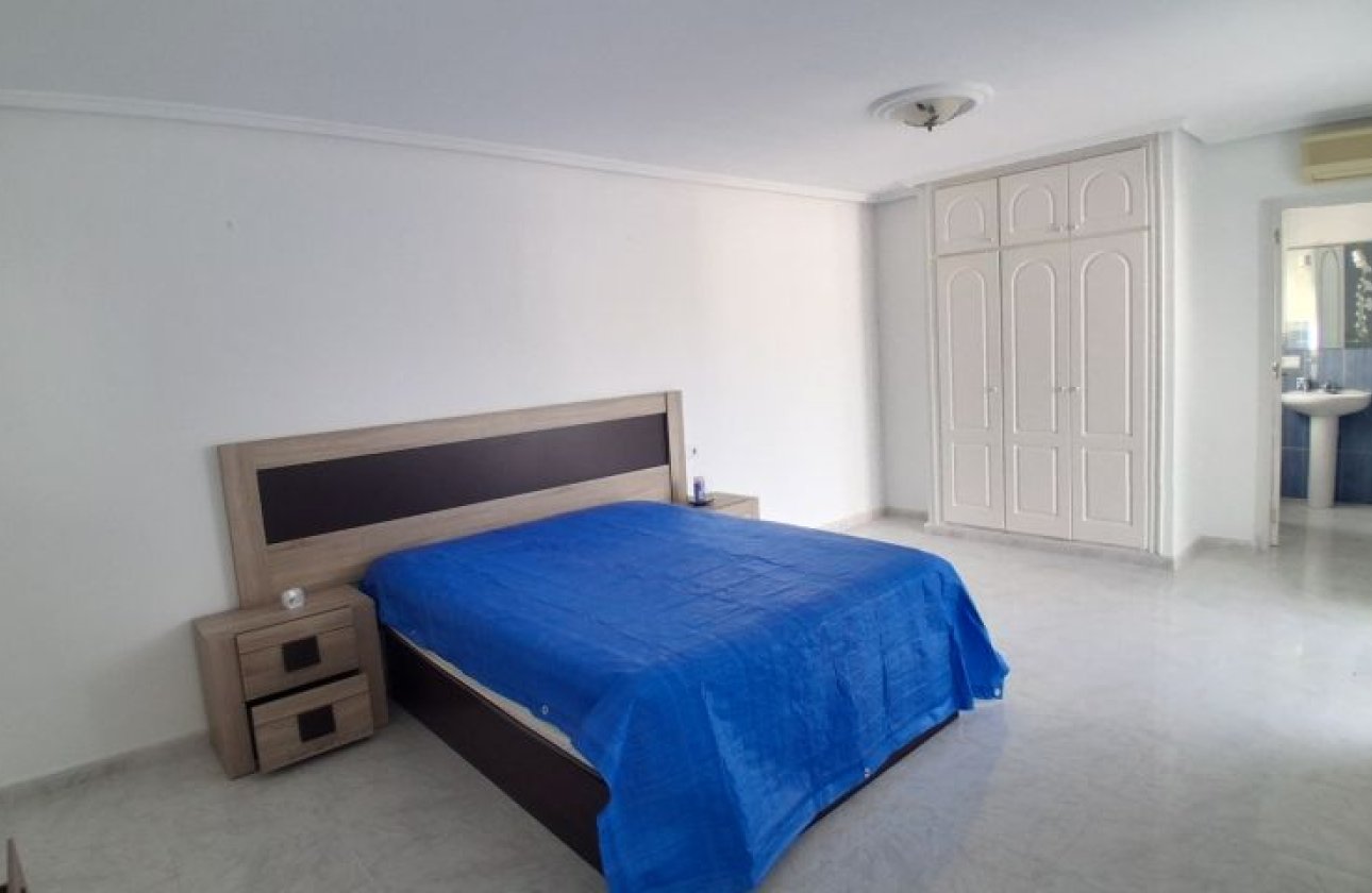 Resale - Villa -
Rojales - Inland