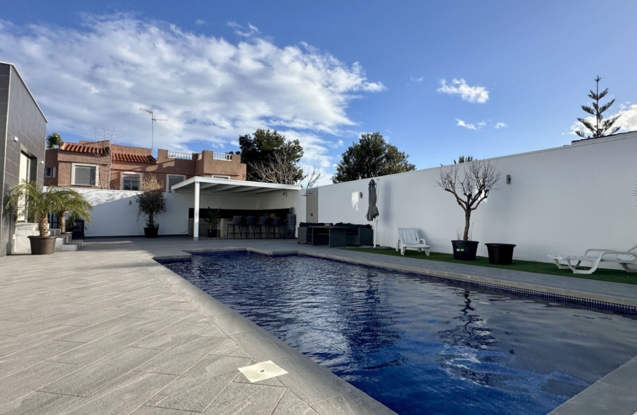 Resale - Villa -
Rojales - Inland