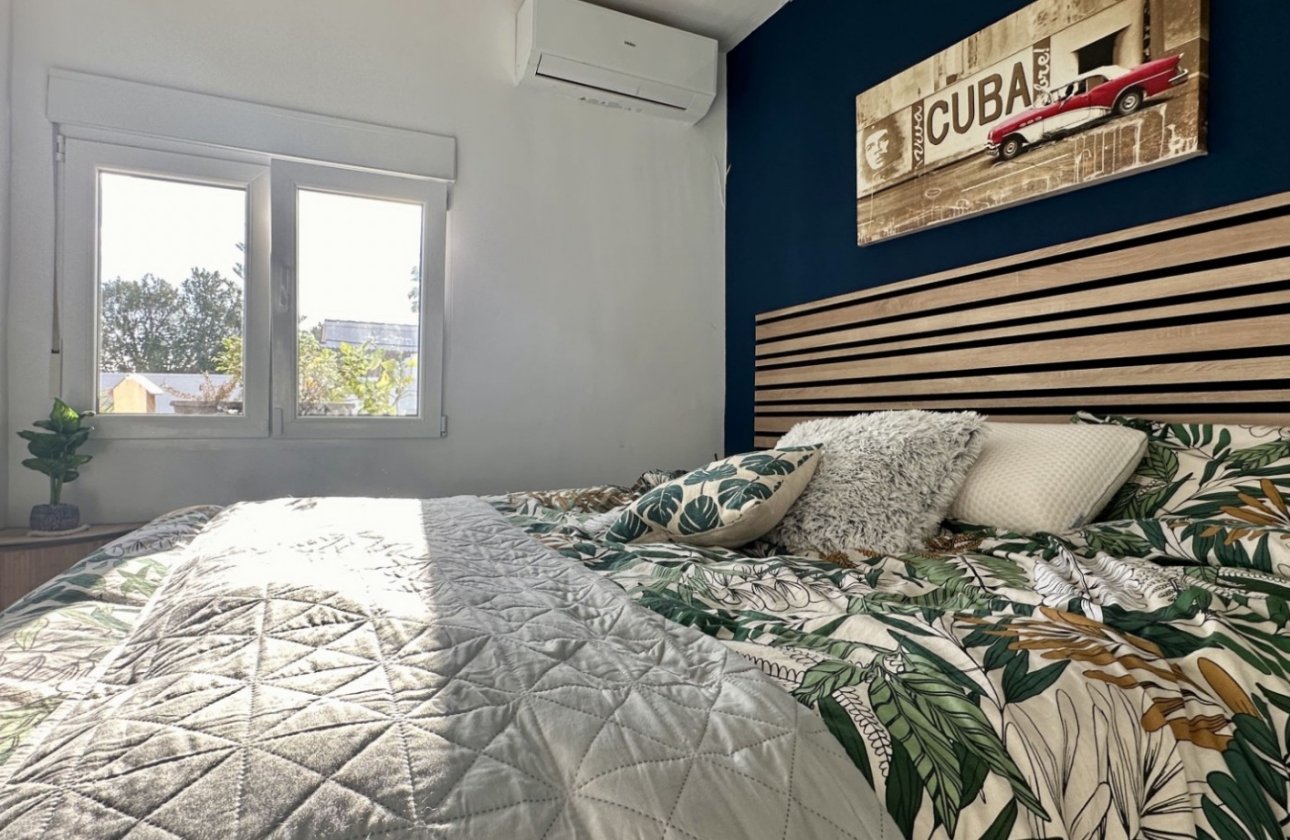 Resale - Villa -
Rojales - Inland