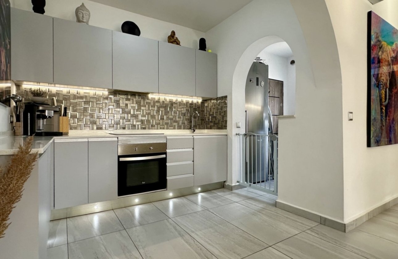 Resale - Villa -
Rojales - Inland