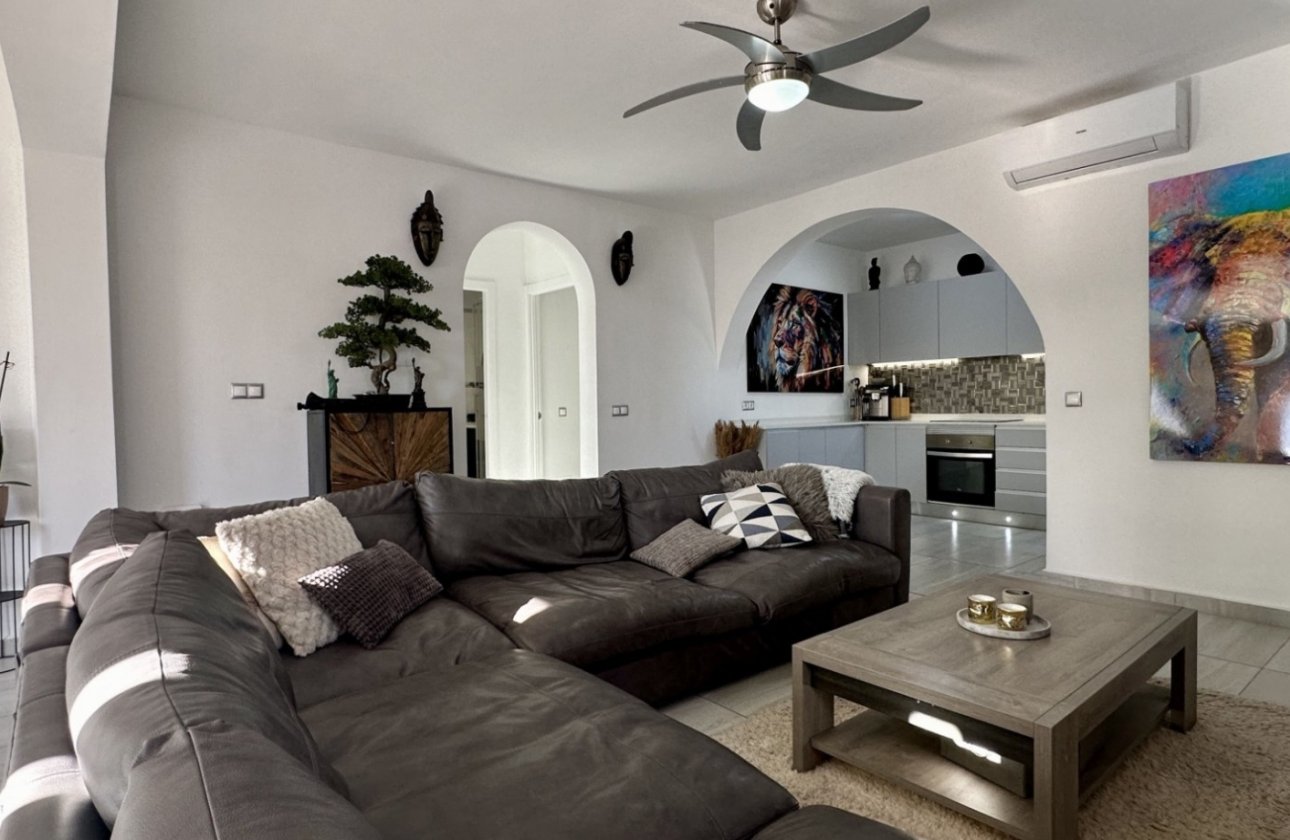 Resale - Villa -
Rojales - Inland