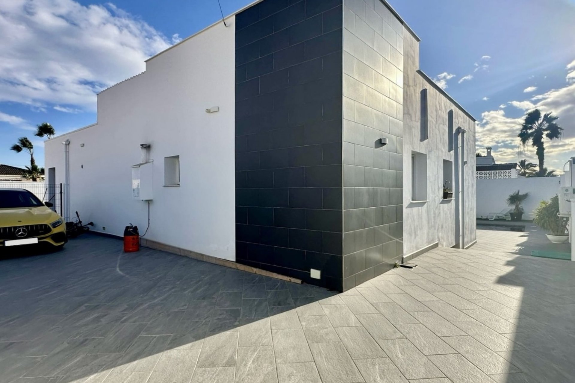 Resale - Villa -
Rojales - Inland