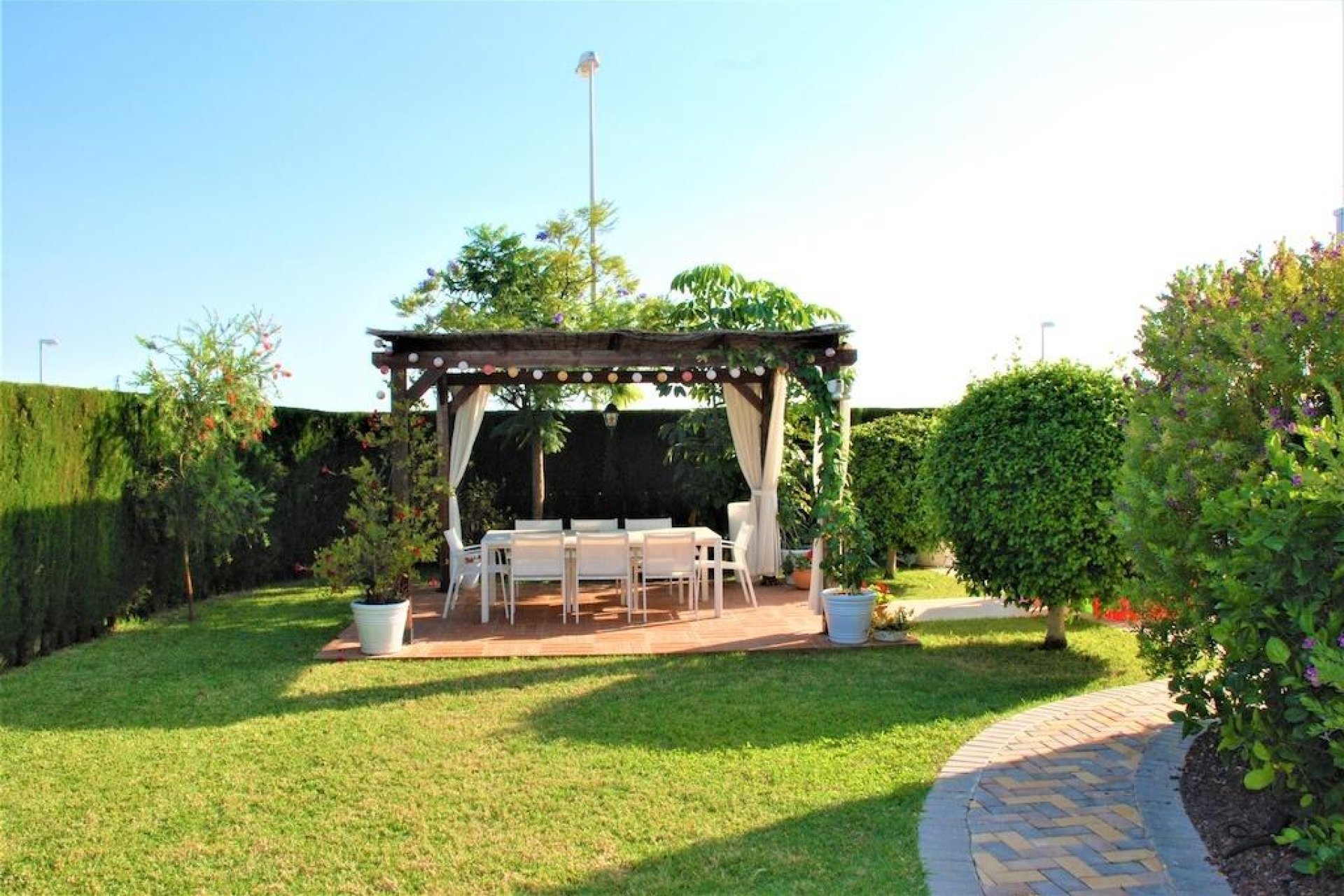 Resale - Villa -
Rojales - Inland