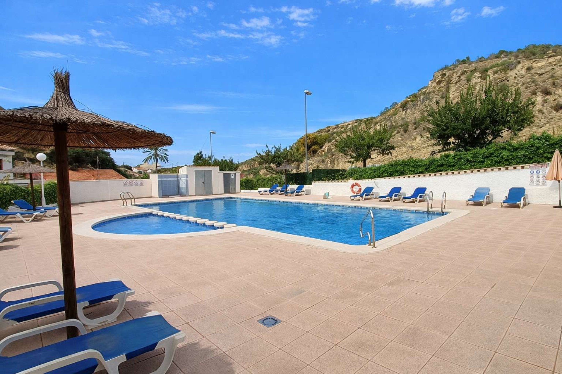 Resale - Villa -
Rojales - Inland