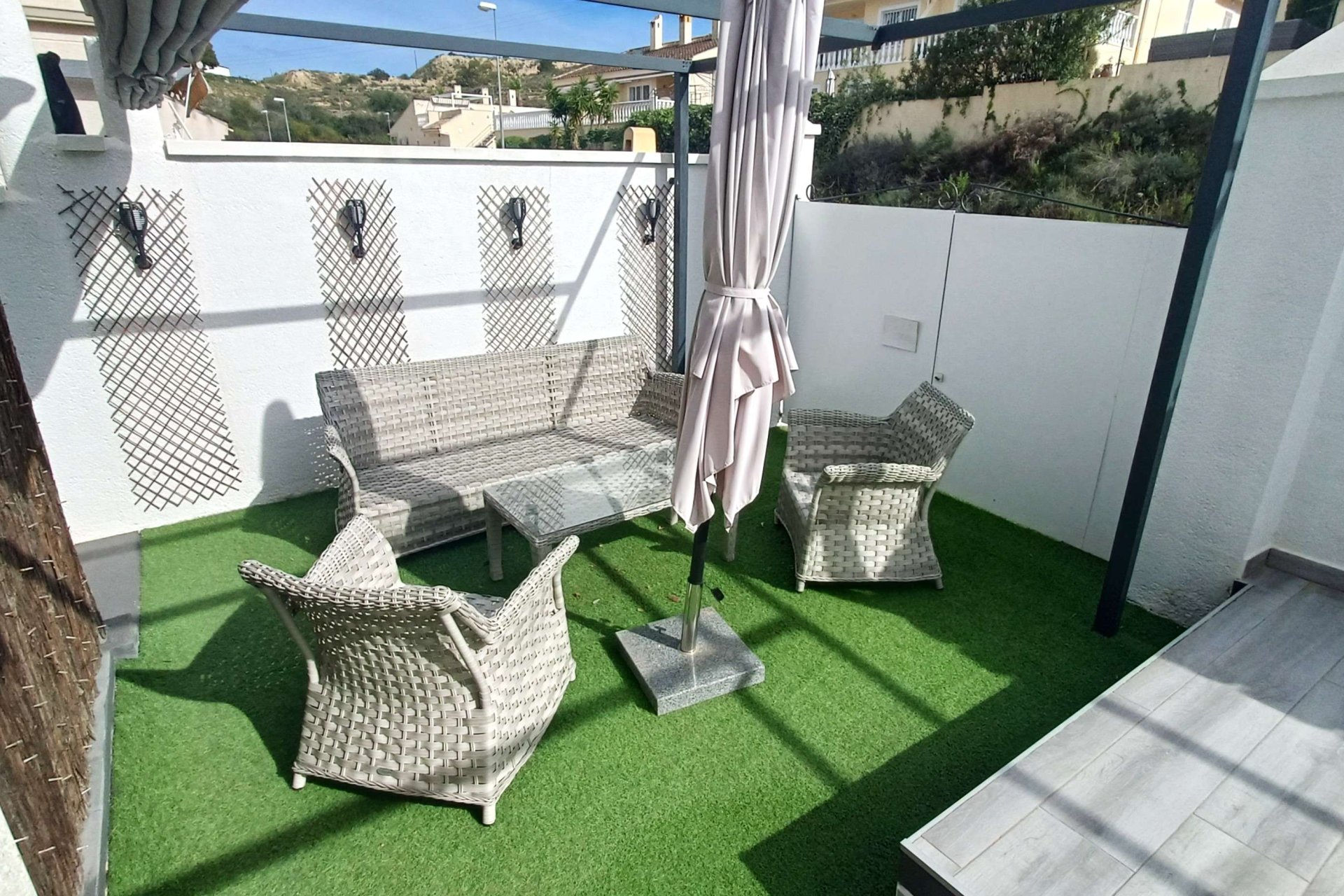 Resale - Villa -
Rojales - Inland