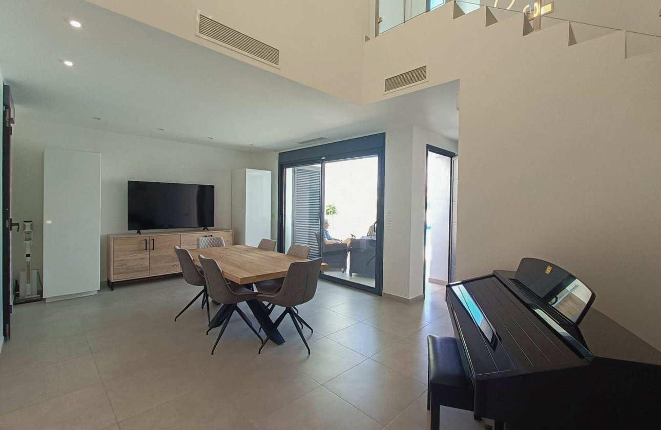 Resale - Villa -
Rojales - Inland