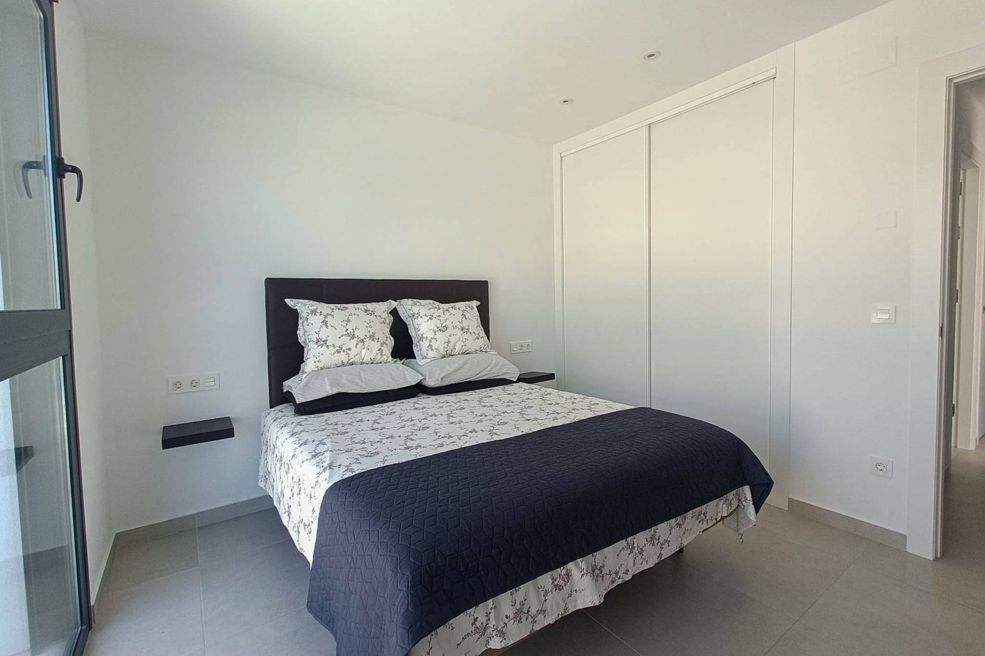 Resale - Villa -
Rojales - Inland