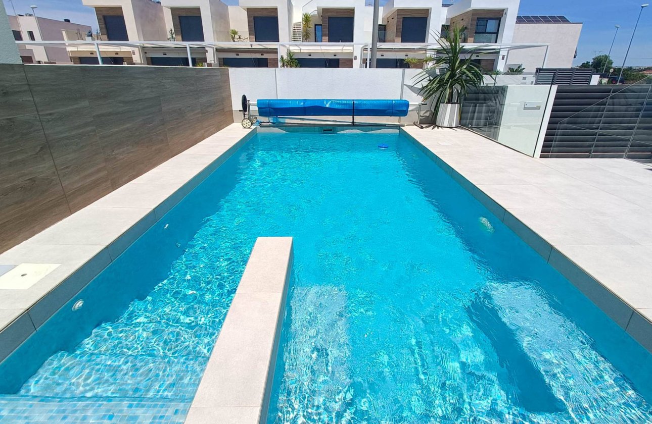 Resale - Villa -
Rojales - Inland