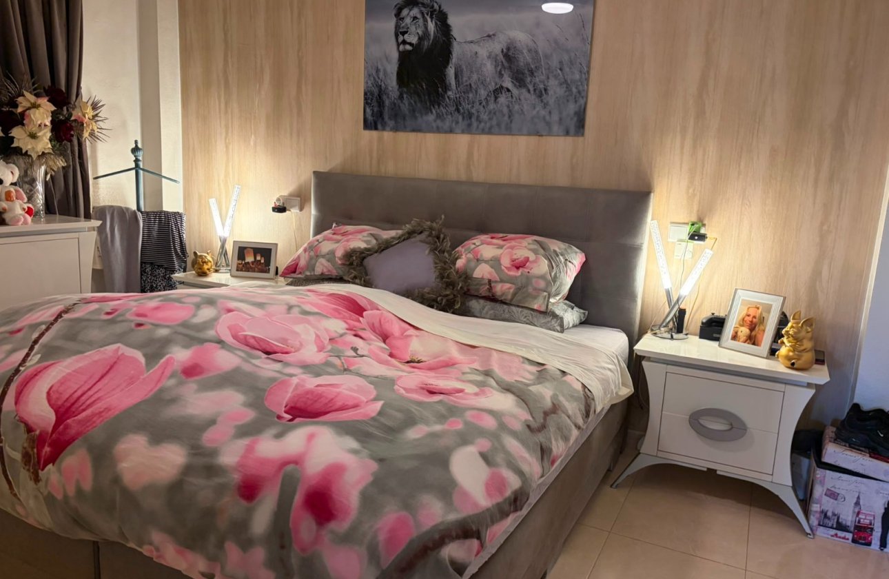 Resale - Villa -
Rojales - Inland