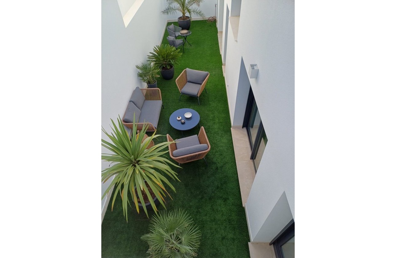 Resale - Villa -
Rojales - Inland
