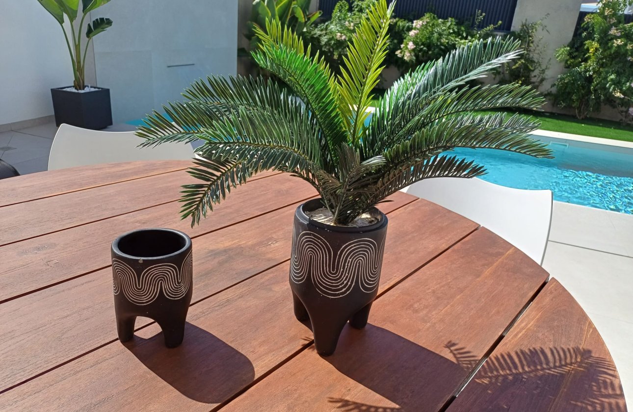 Resale - Villa -
Rojales - Inland