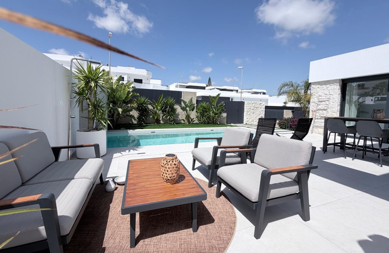 Resale - Villa -
Rojales - Inland