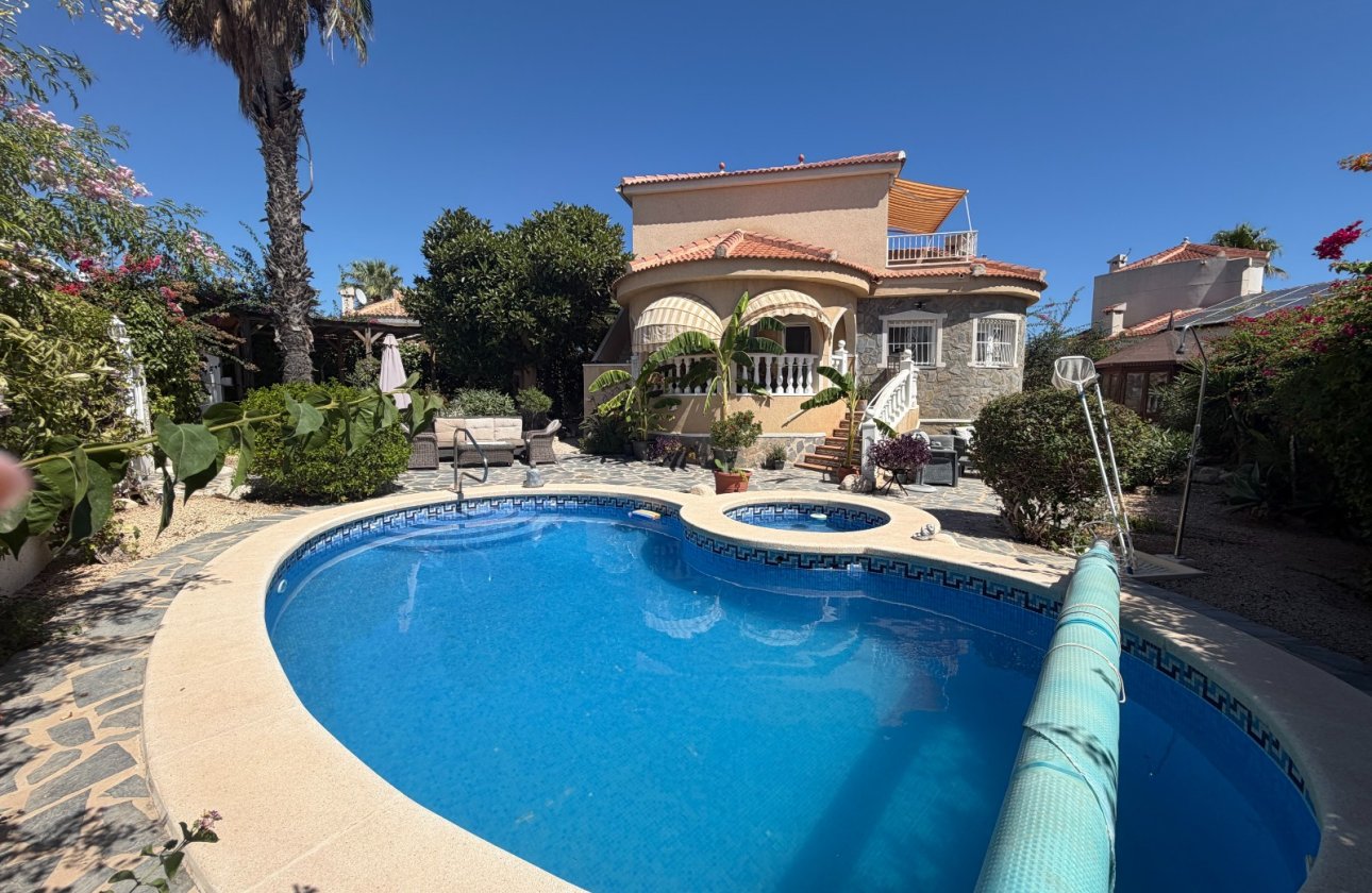 Resale - Villa -
Rojales - Inland