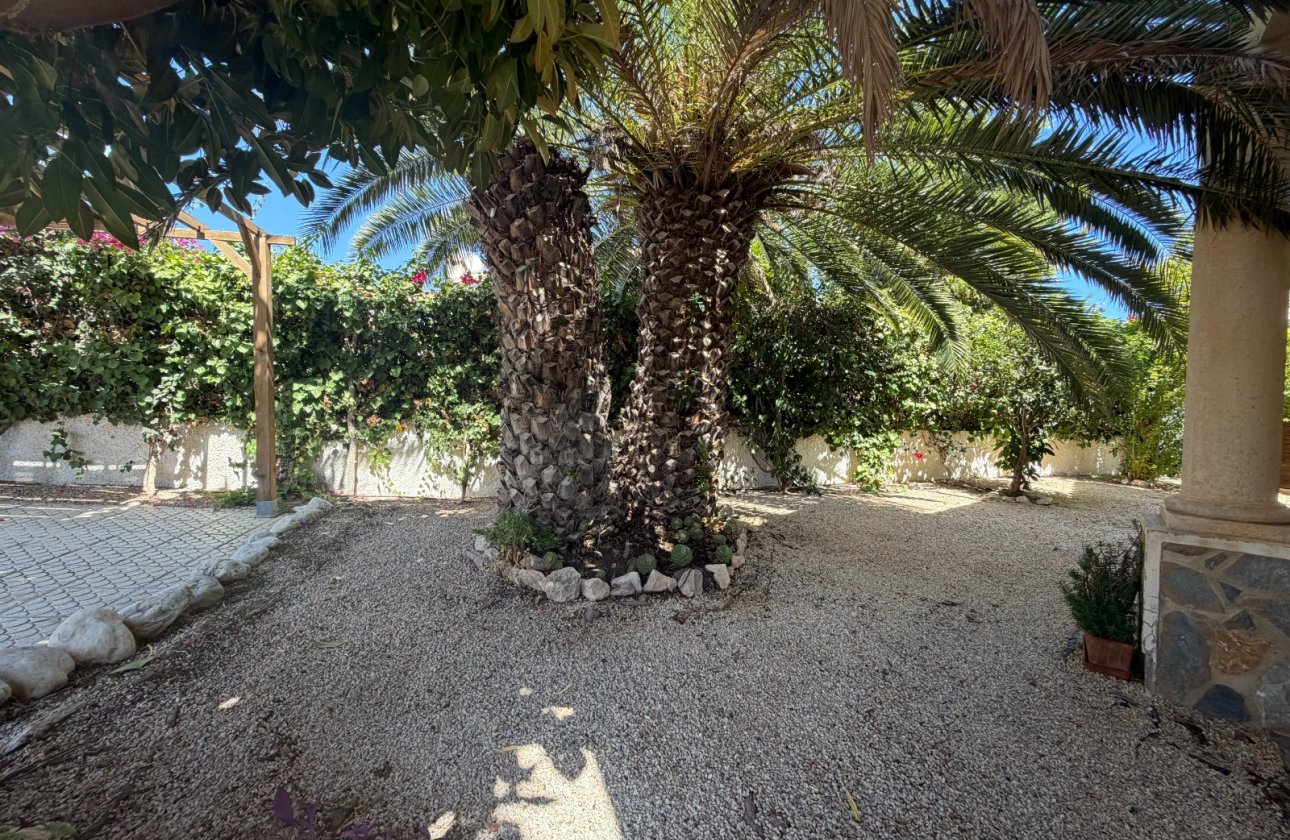 Resale - Villa -
Rojales - Inland