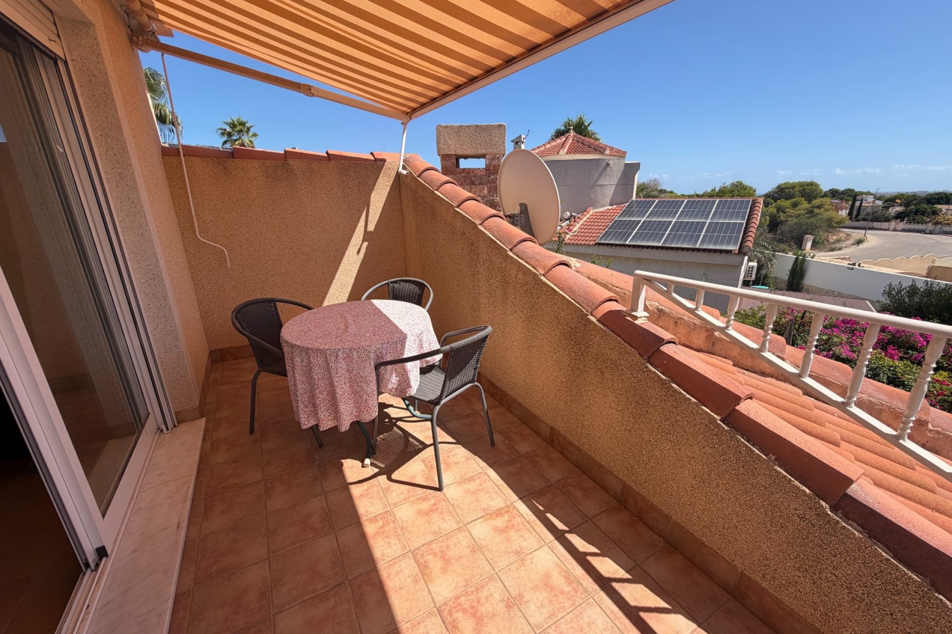 Resale - Villa -
Rojales - Inland