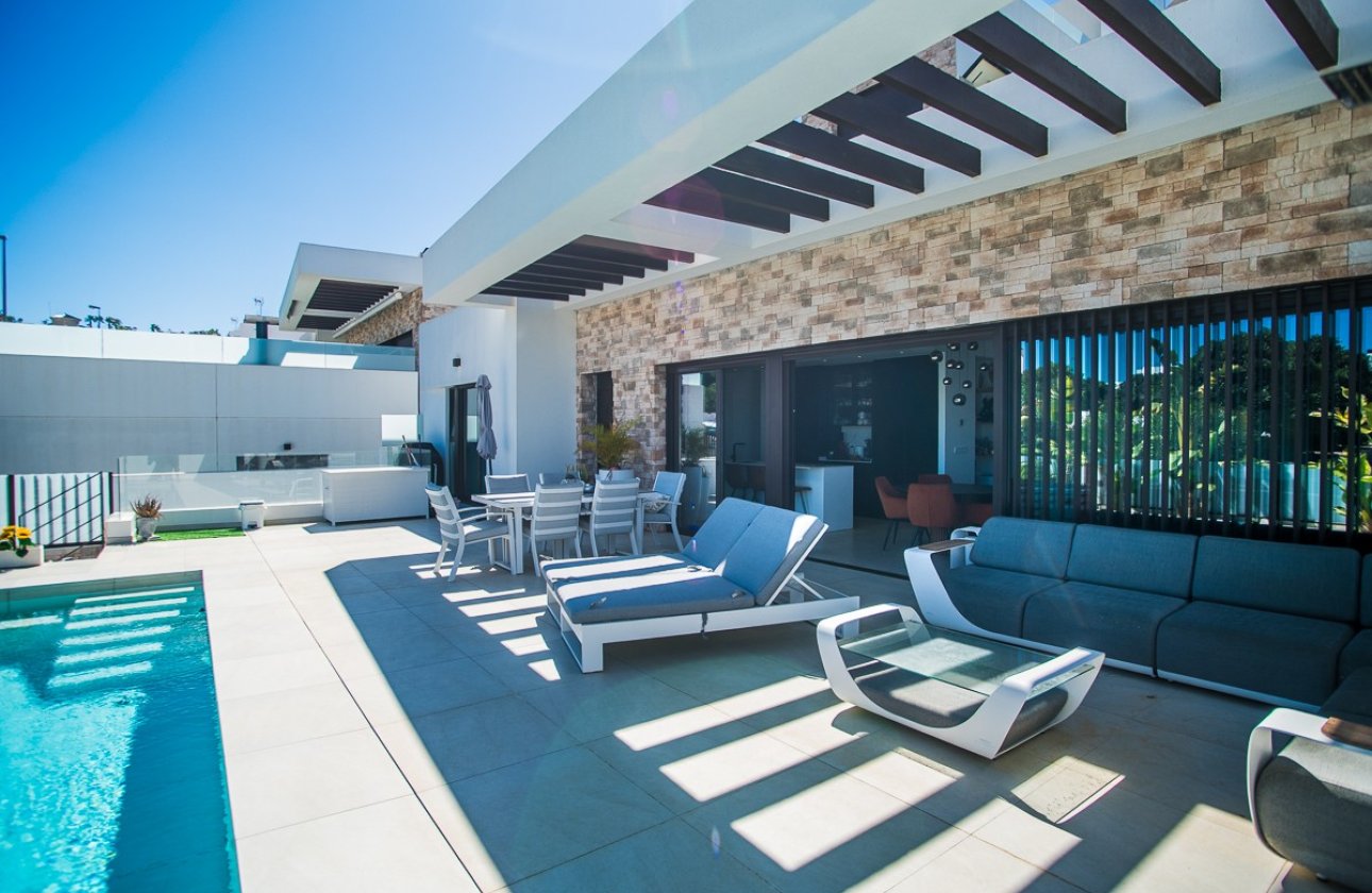 Resale - Villa -
Rojales - Inland
