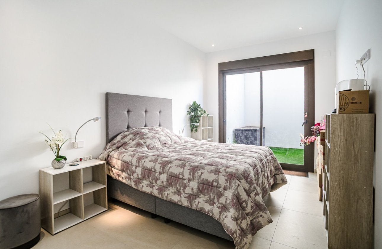 Resale - Villa -
Rojales - Inland