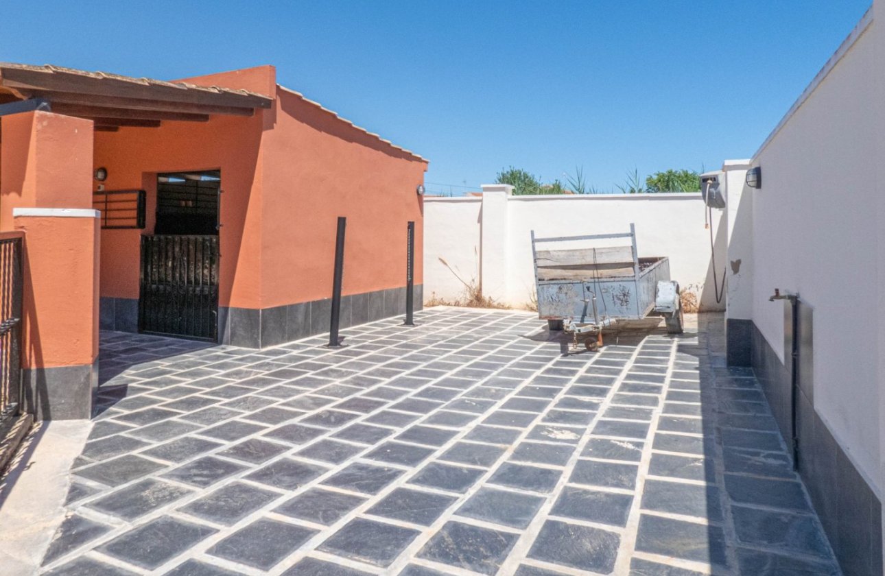 Resale - Villa -
Rojales - Inland
