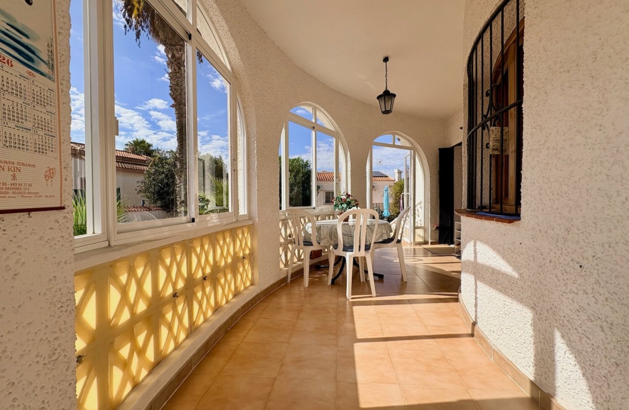 Resale - Villa -
Rojales - Inland