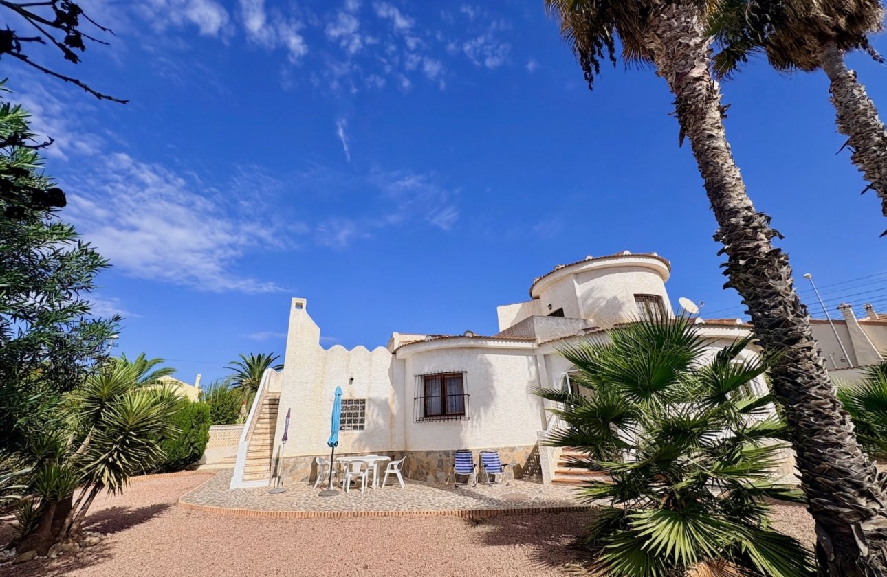 Resale - Villa -
Rojales - Inland