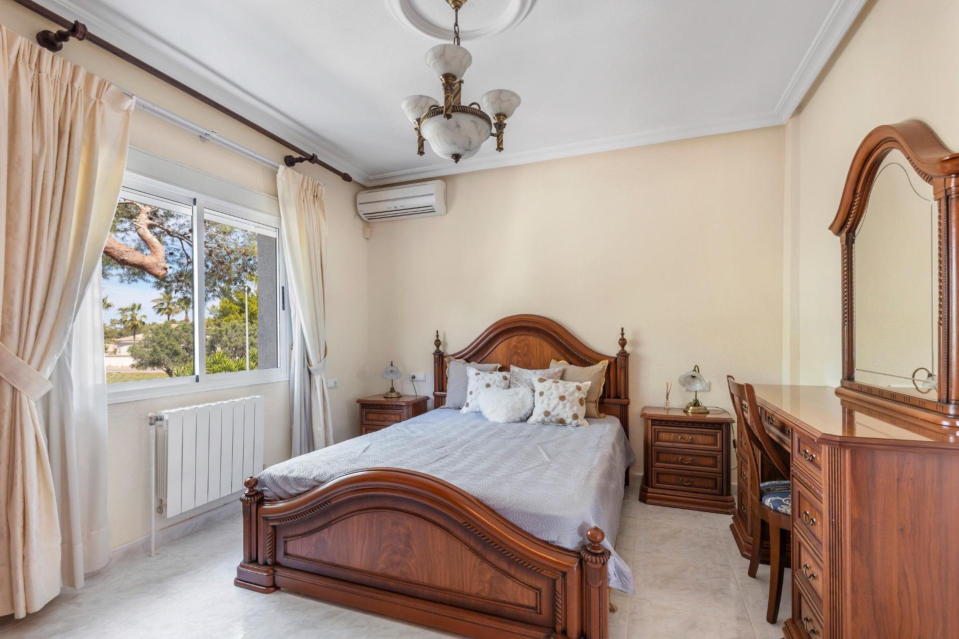 Resale - Villa -
Rojales - Pueblo Bravo