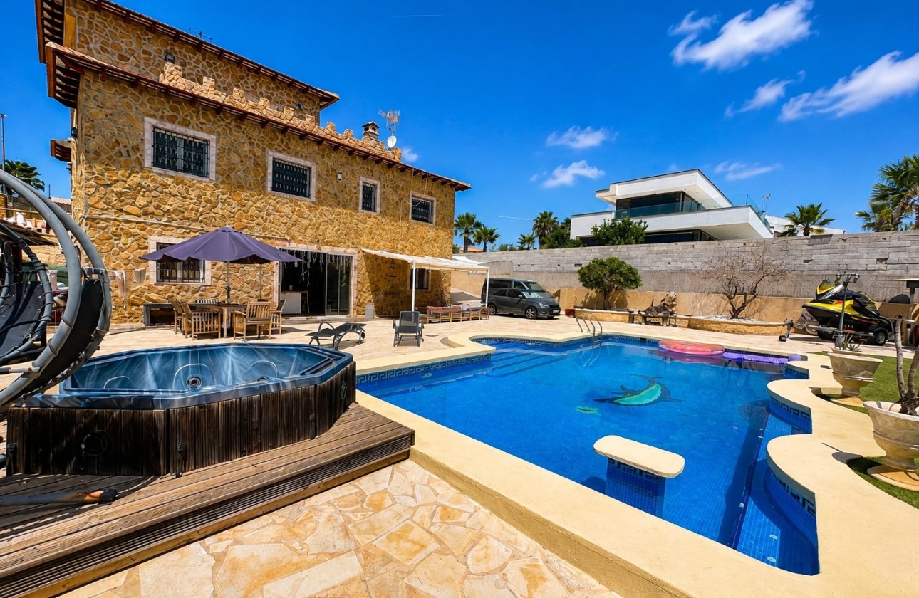 Resale - Villa -
San Fulgencio - Costa Blanca
