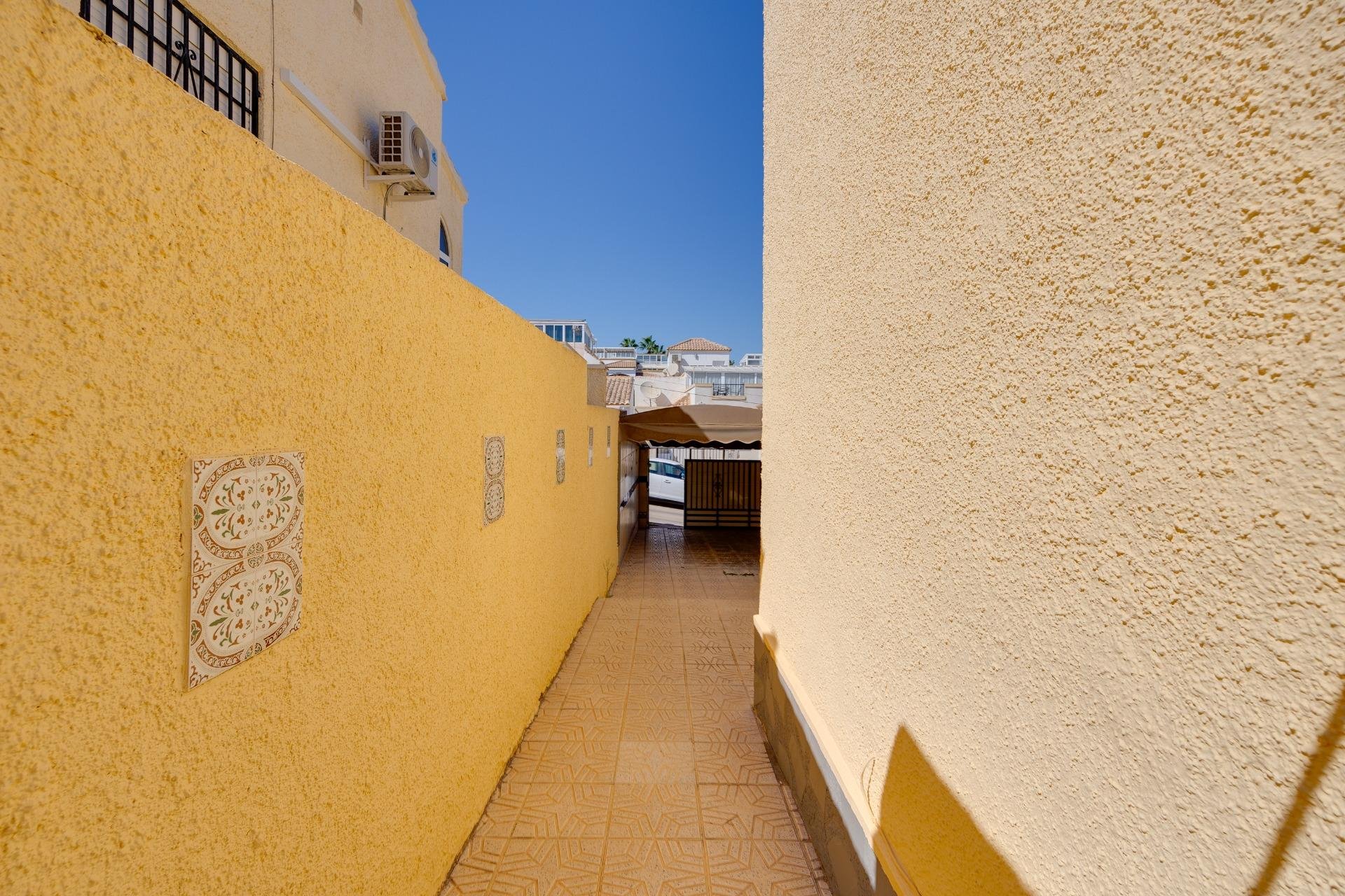 Resale - Villa -
San Fulgencio - La Marina