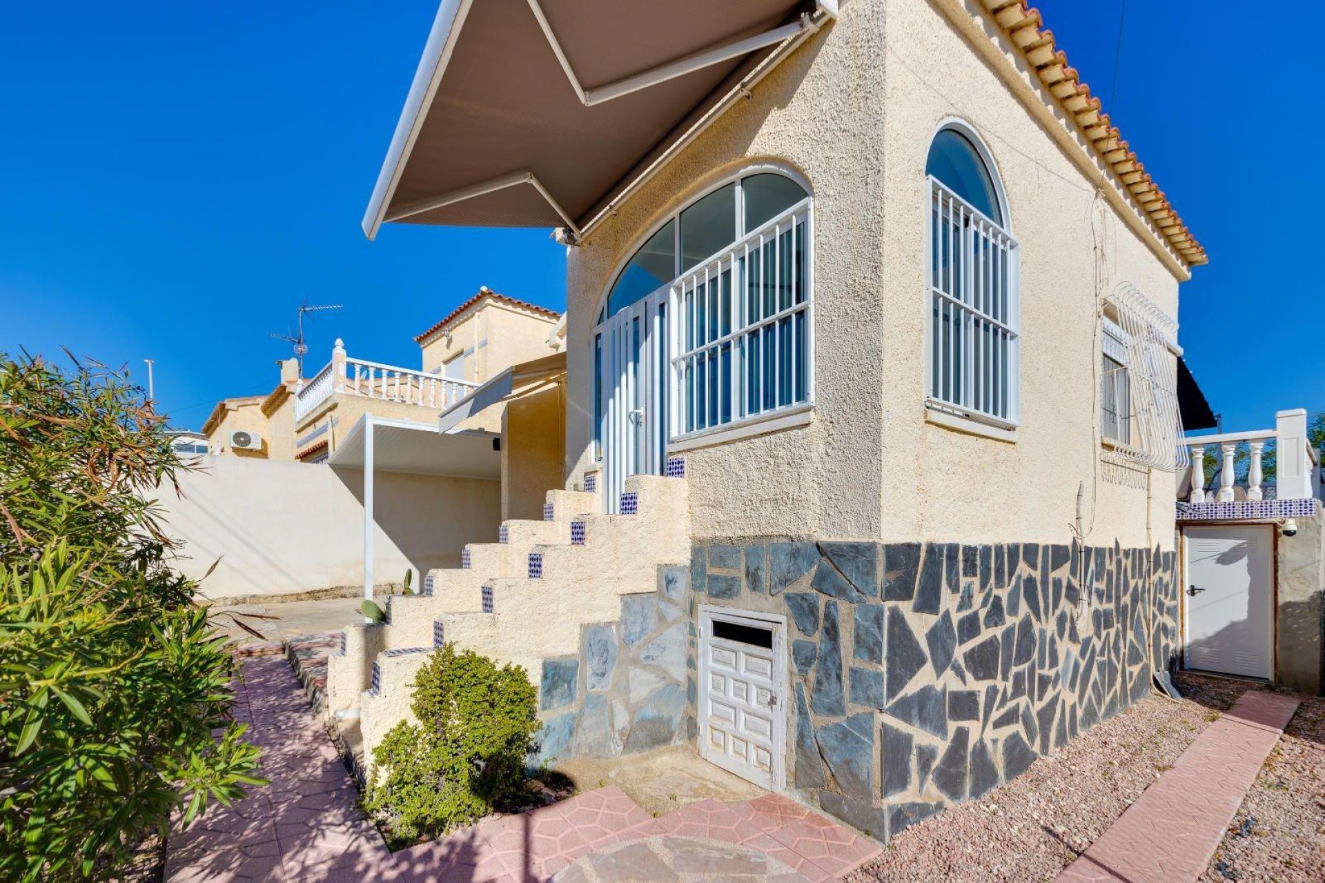 Resale - Villa -
San Fulgencio - La Marina