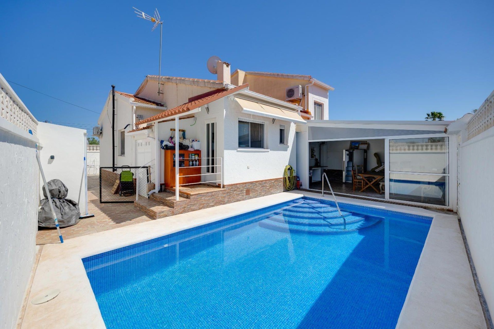 Resale - Villa -
San Fulgencio - La Marina