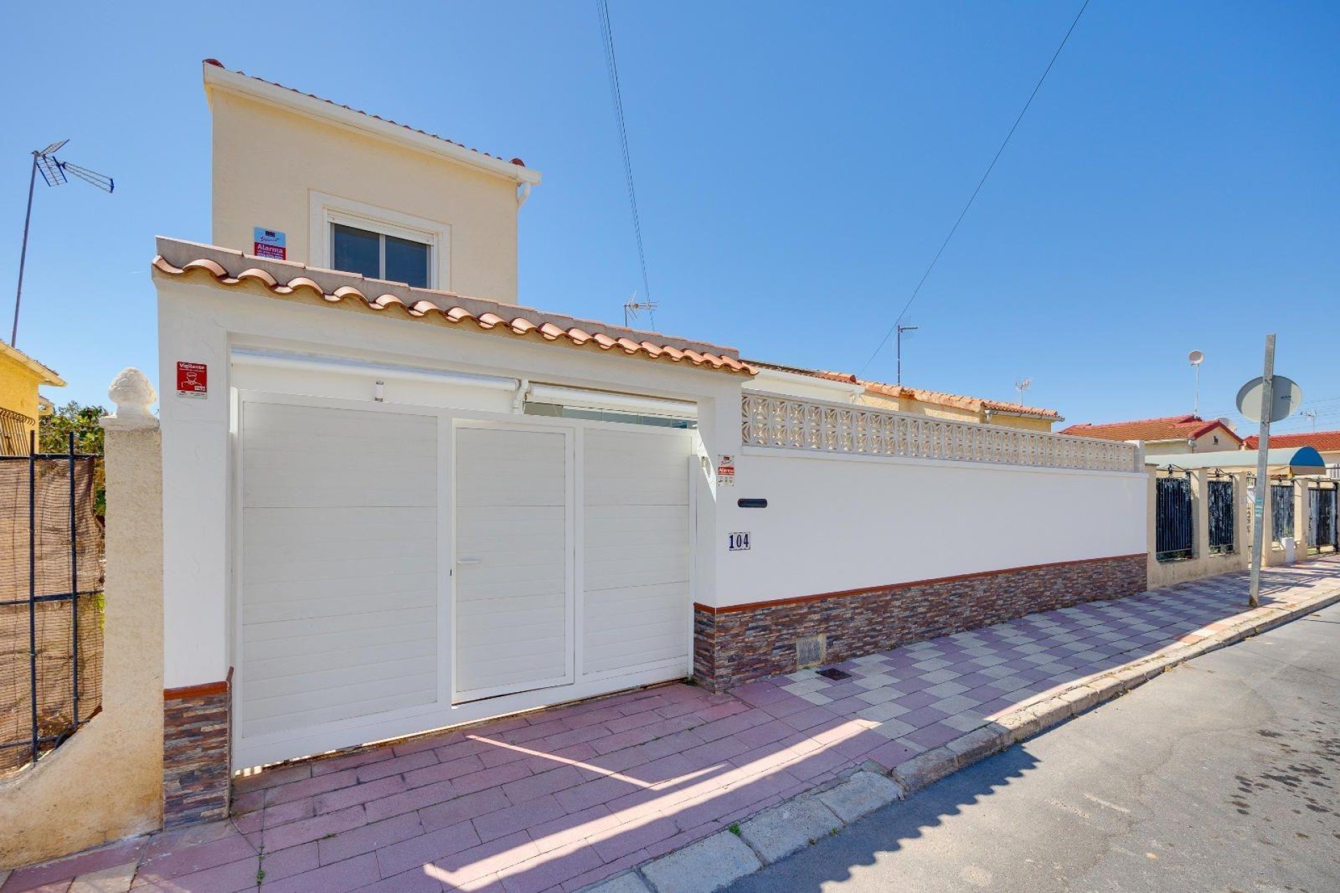 Resale - Villa -
San Fulgencio - La Marina