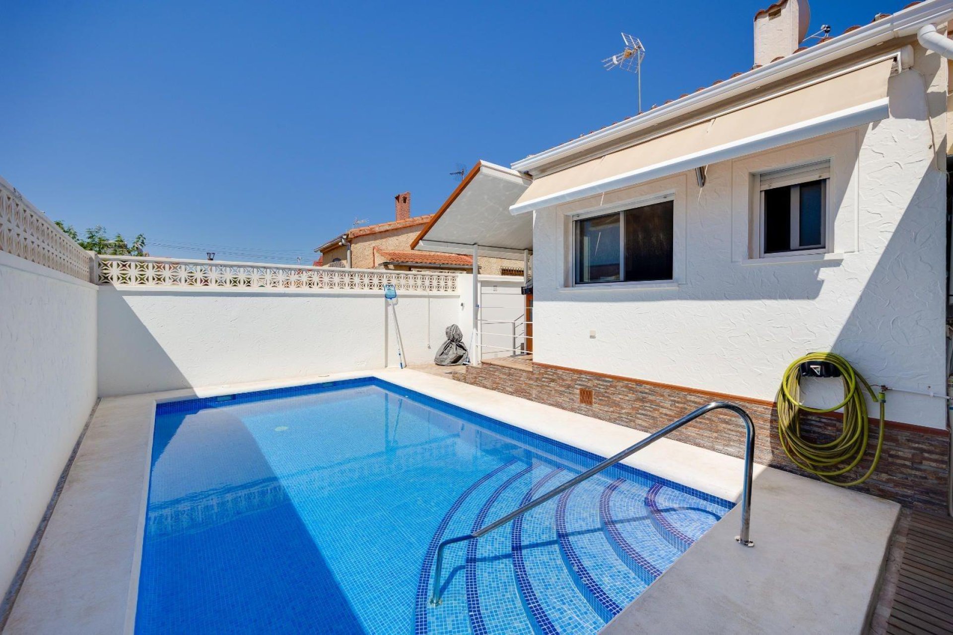 Resale - Villa -
San Fulgencio - La Marina